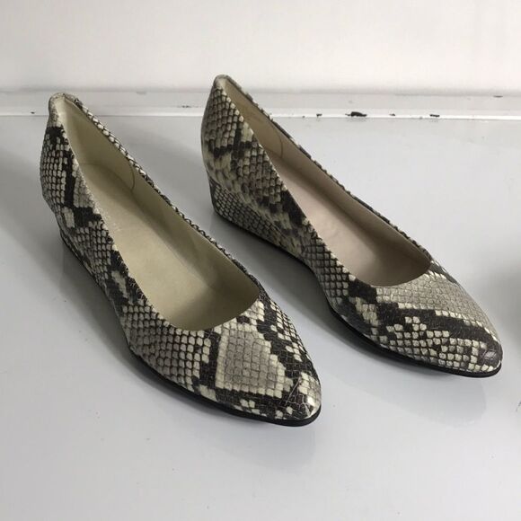 Easy Spirit Abelle Leather Low Wedge Shoes - Picture 1 of 7